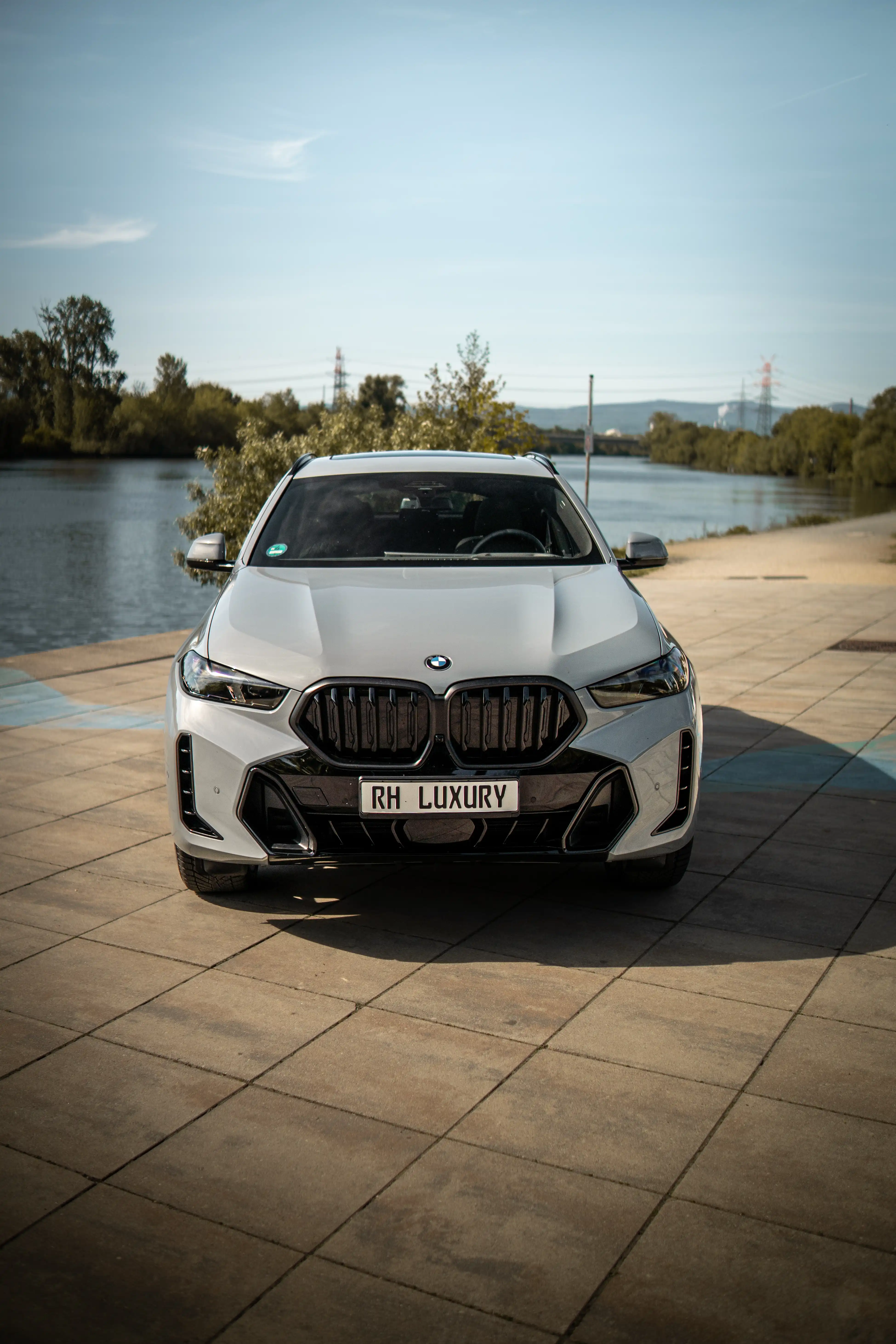 BMW X6 40d bei RH Luxury Rent